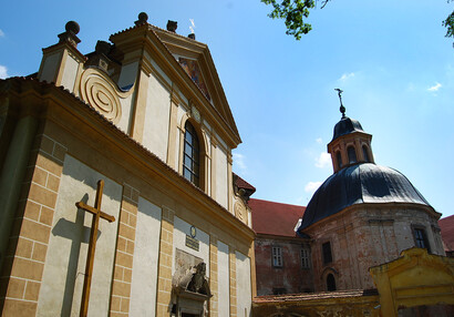 the front of the church and the cupola of the chapter house