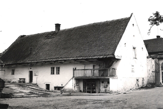 Dvorní strana obytného stavení, zdroj: NPÚ, foto J. Gryc, 1968