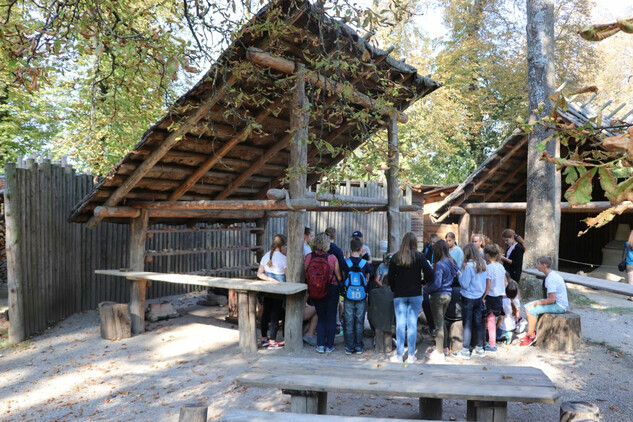 Archeoskanzen Asparn an der Zaya (Rakousko), školní vzdělávání. Zdroj: NPÚ, foto P. Sokol, 2018.